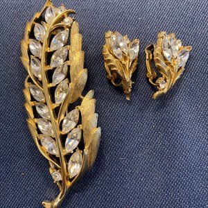 Vintage Crystal Broach and Matching Clip Earrings Set